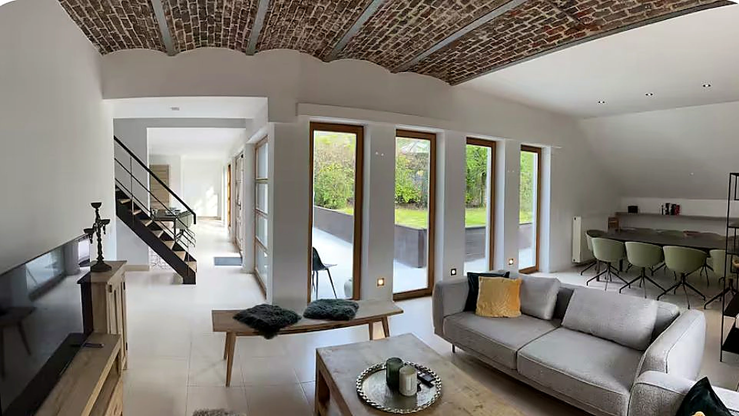 Temporary worker accommodation in Brussels — House Botanique living space